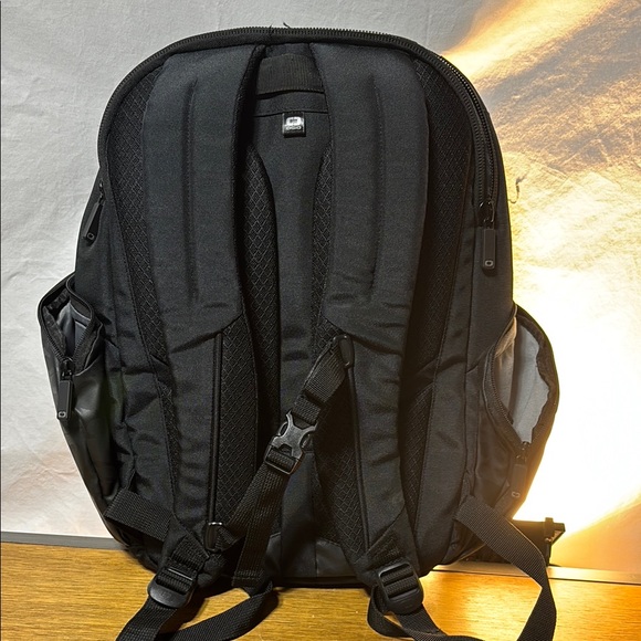 Ogio Backback - Picture 6 of 10